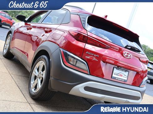 Used 2022 Hyundai Kona SEL w/ Convenience Package FWD image 4