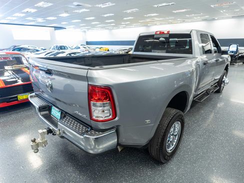 Used 2024 RAM 3500 Tradesman w/ Chrome Appearance Group AWD/4WD image 6