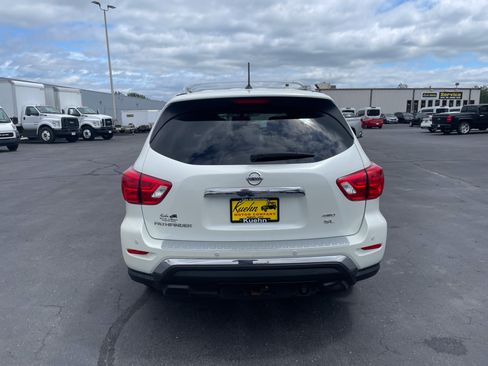 Used 2018 Nissan Pathfinder SL AWD/4WD image 7
