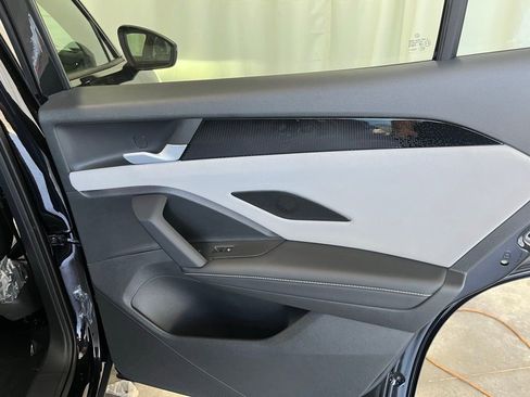 New 2025 Volkswagen Tiguan SE R-Line image 22