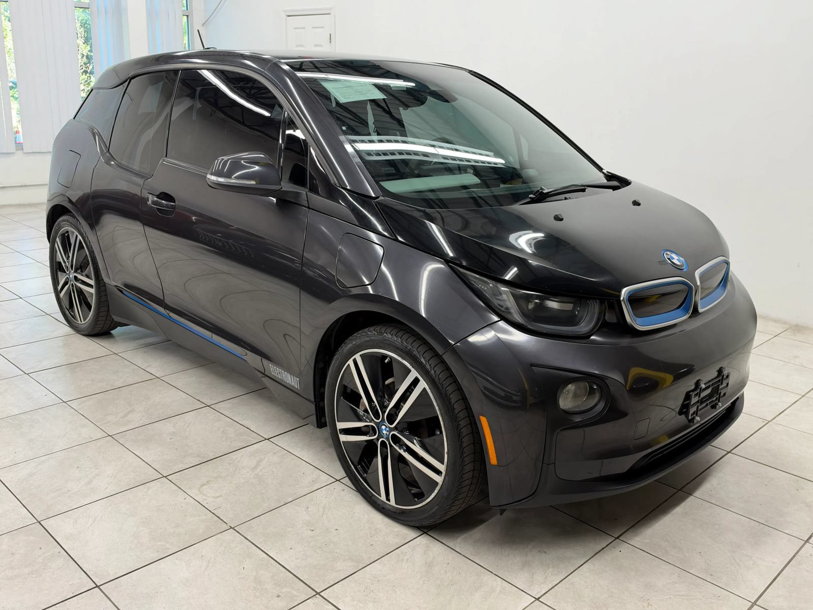 Used 2014 BMW i3 w/ Range Extender RWD image 1