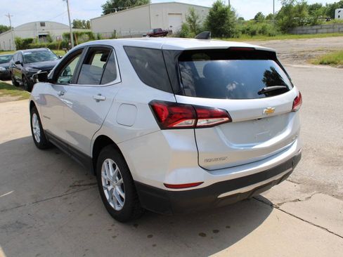 Used 2022 Chevrolet Equinox LT w/ Driver Convenience Package image 5