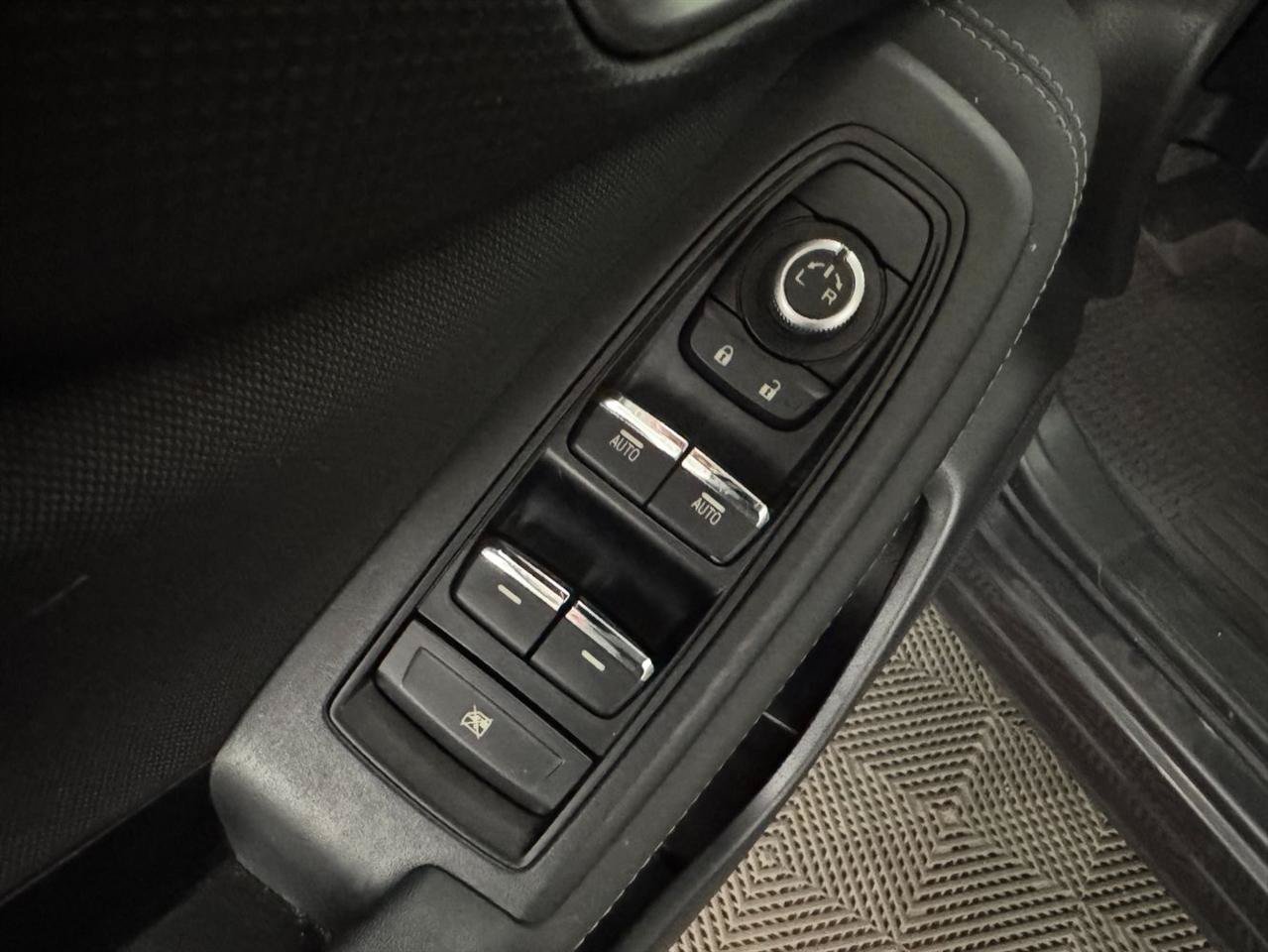 Used 2020 Subaru Forester Premium AWD/4WD image 6