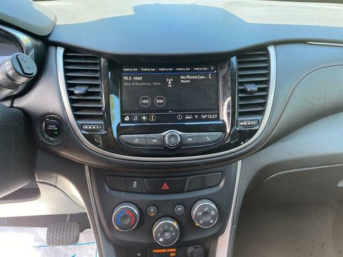 Used 2019 Chevrolet Trax LT w/ Driver Confidence Package image 18