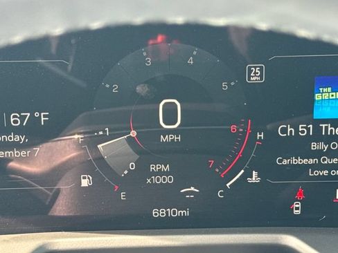 Used 2026 GMC Acadia Elevation w/ Elevation Premium Package FWD image 21