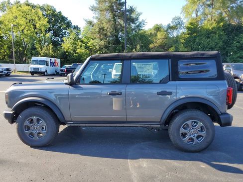 New 2025 Ford Bronco 4-Door image 32