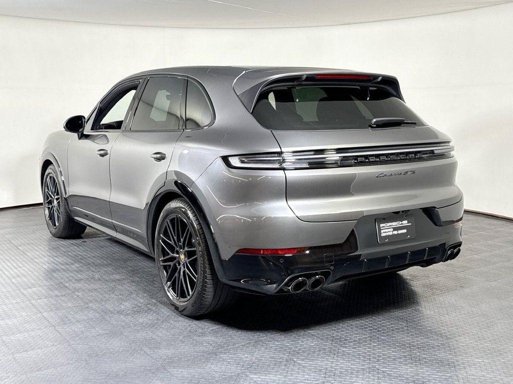 Certified 2025 Porsche Cayenne GTS AWD/4WD image 3
