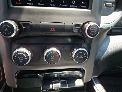 Used 2020 RAM 1500 Big Horn AWD/4WD image 18