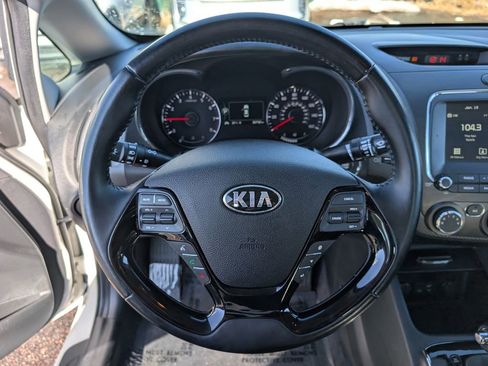 Used 2017 Kia Forte S w/ S Technology Package image 20