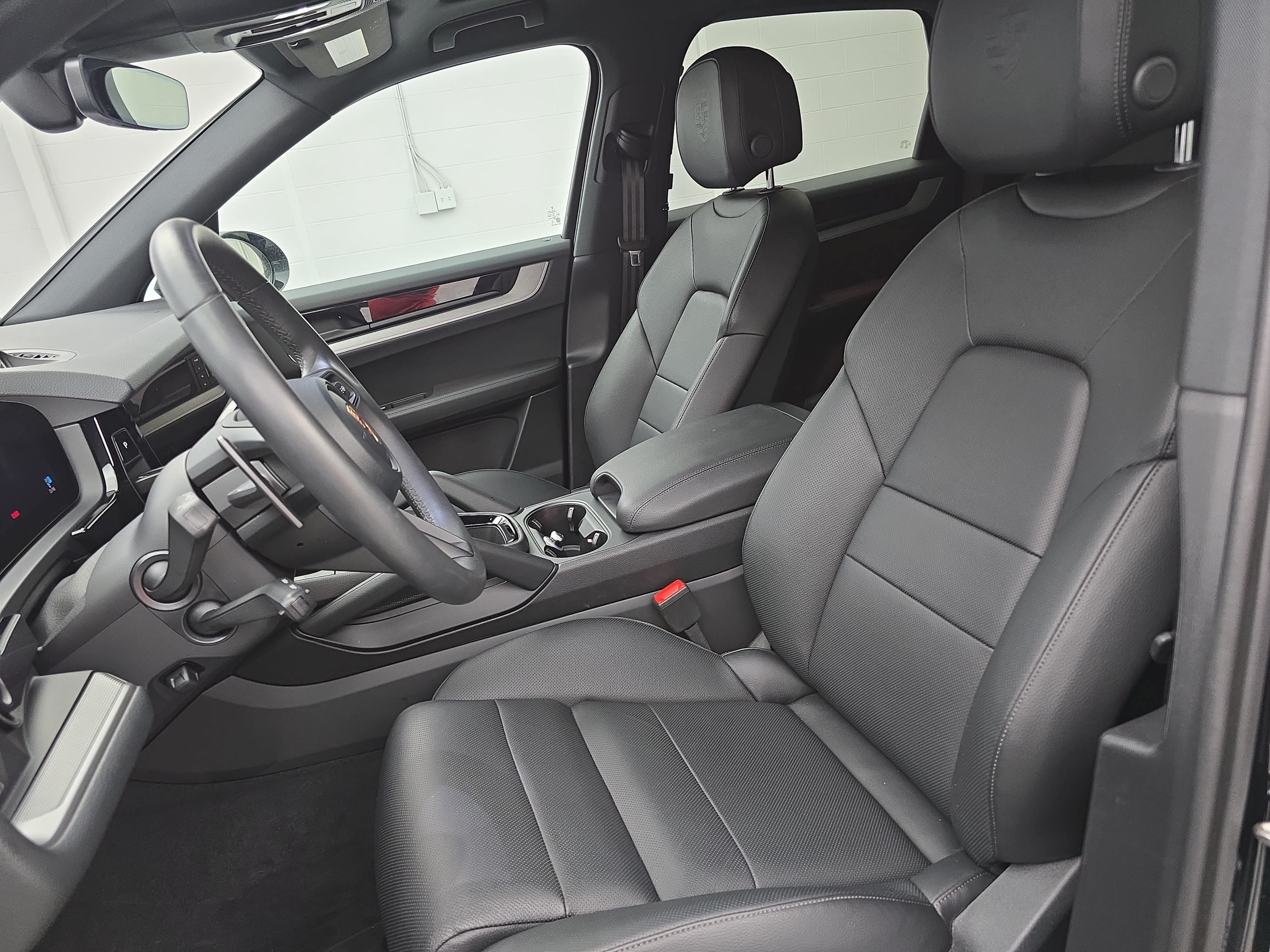 Certified 2026 Porsche Cayenne AWD/4WD image 17