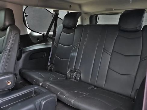 Used 2016 Cadillac Escalade ESV Premium RWD image 26