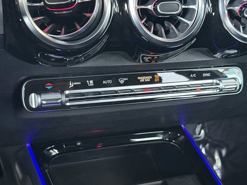 Certified 2022 Mercedes-Benz GLB 250 image 23
