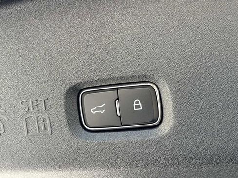New 2026 Lincoln Navigator L Premier AWD/4WD image 13