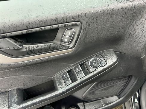 Used 2022 Ford Escape SE w/ SE Sport Appearance Package image 20