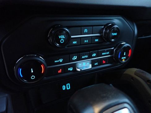 Used 2022 Ford Bronco Everglades image 28