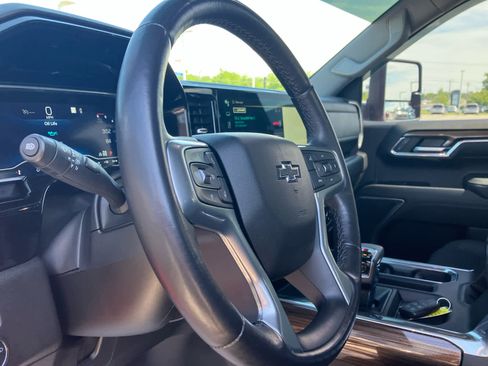 Used 2023 Chevrolet Silverado 1500 RST w/ Rally Edition AWD/4WD image 9