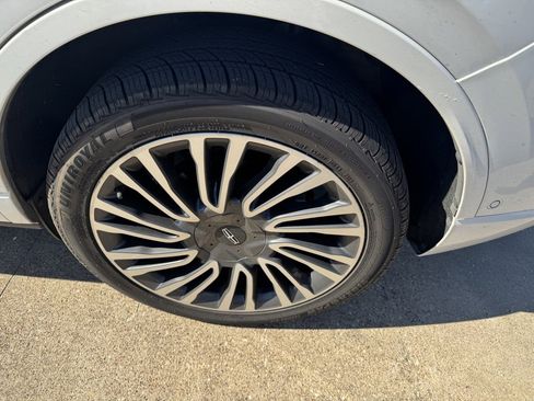 Used 2022 Lincoln Corsair Reserve w/ Equipment Group 201A image 24