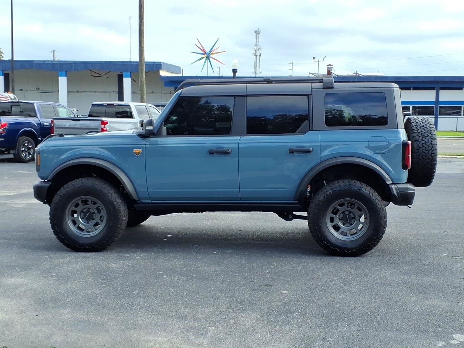 Used 2022 Ford Bronco Badlands w/ Sasquatch Package AWD/4WD image 2