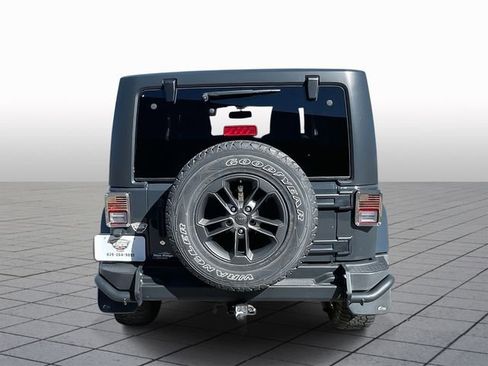 Used 2018 Jeep Wrangler Sport image 6