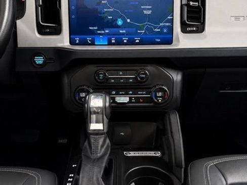 Used 2024 Ford Bronco Outer Banks AWD/4WD image 23