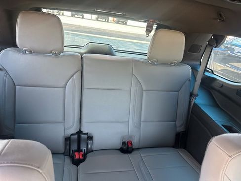 Used 2024 Chevrolet Tahoe Z71 w/ Luxury Package image 9