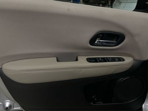 Used 2018 Honda HR-V LX image 24
