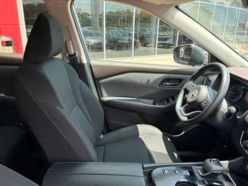 Used 2023 Nissan Rogue S FWD image 10