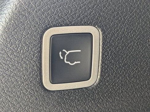 New 2026 Chrysler Pacifica Select FWD image 13