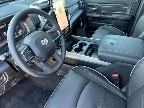 New 2026 RAM 2500 Laramie AWD/4WD image 9
