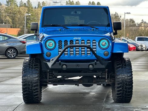 Used 2015 Jeep Wrangler Unlimited Sahara w/ Connectivity Group image 8