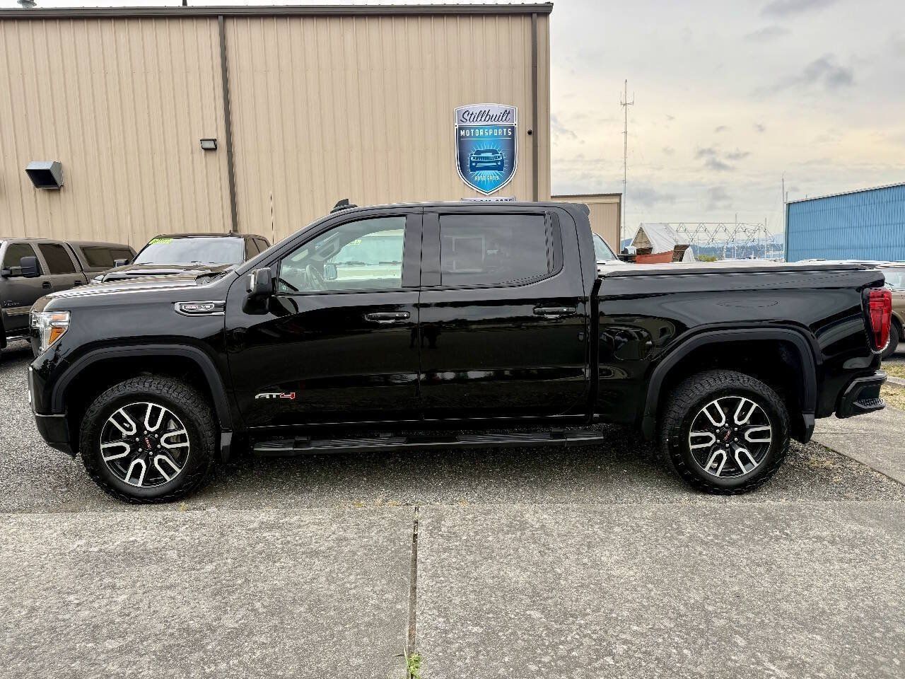 Used 2019 GMC Sierra 1500 AT4 w/ AT4 Premium Package AWD/4WD image 2