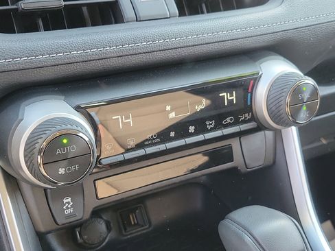 Certified 2021 Toyota RAV4 LE image 14