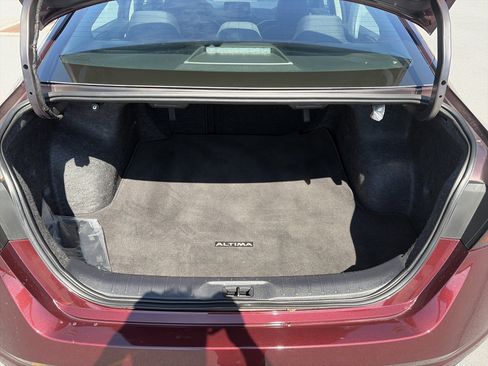 Used 2025 Nissan Altima 2.5 SV image 3
