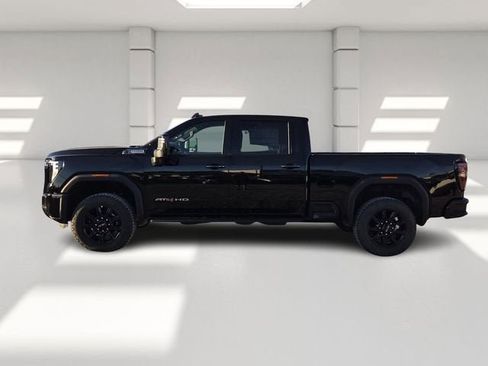 Used 2026 GMC Sierra 2500 AT4 AWD/4WD image 2