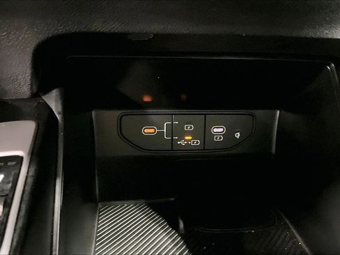 Used 2024 Kia Sorento S image 30