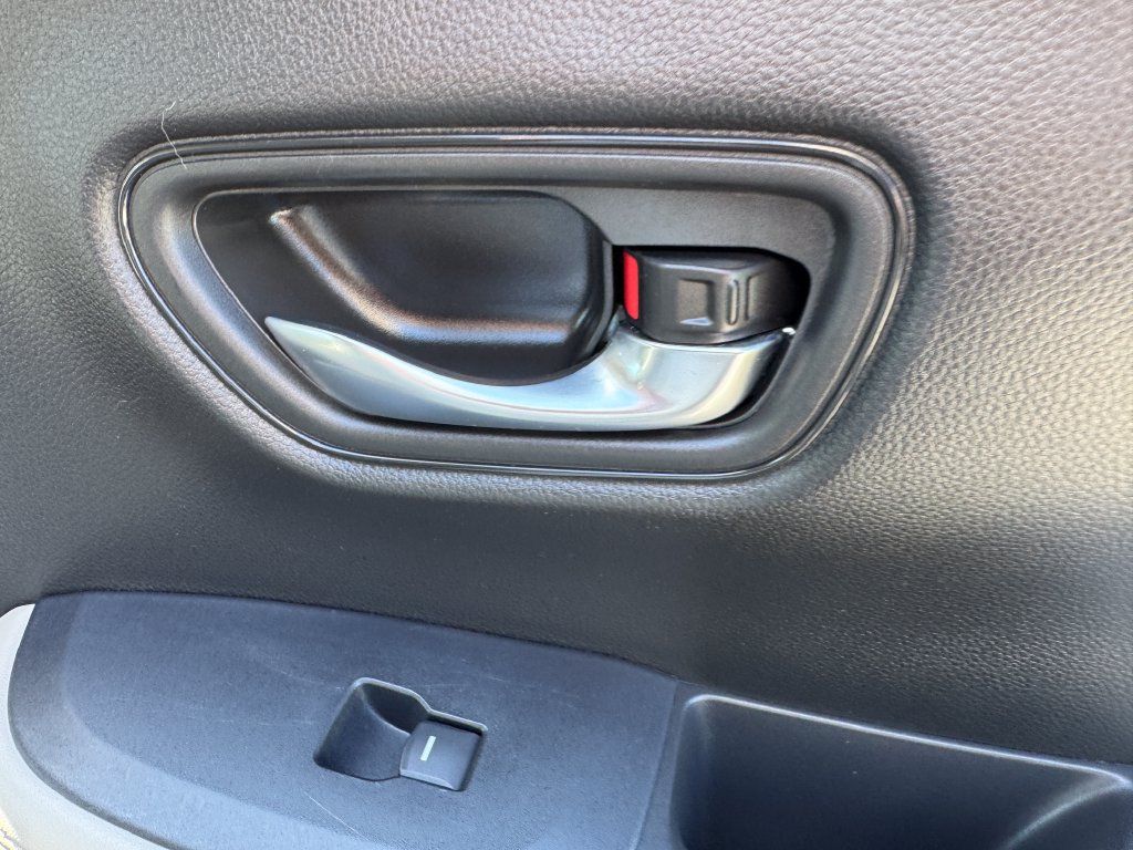 Used 2023 Honda HR-V LX image 13