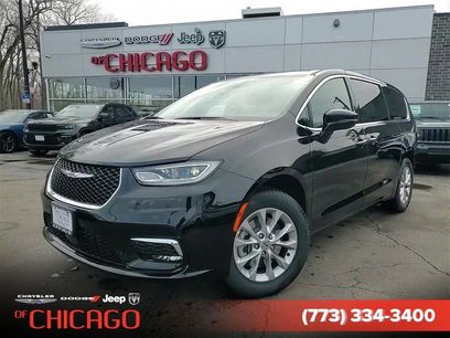 New 2025 Chrysler Pacifica Select