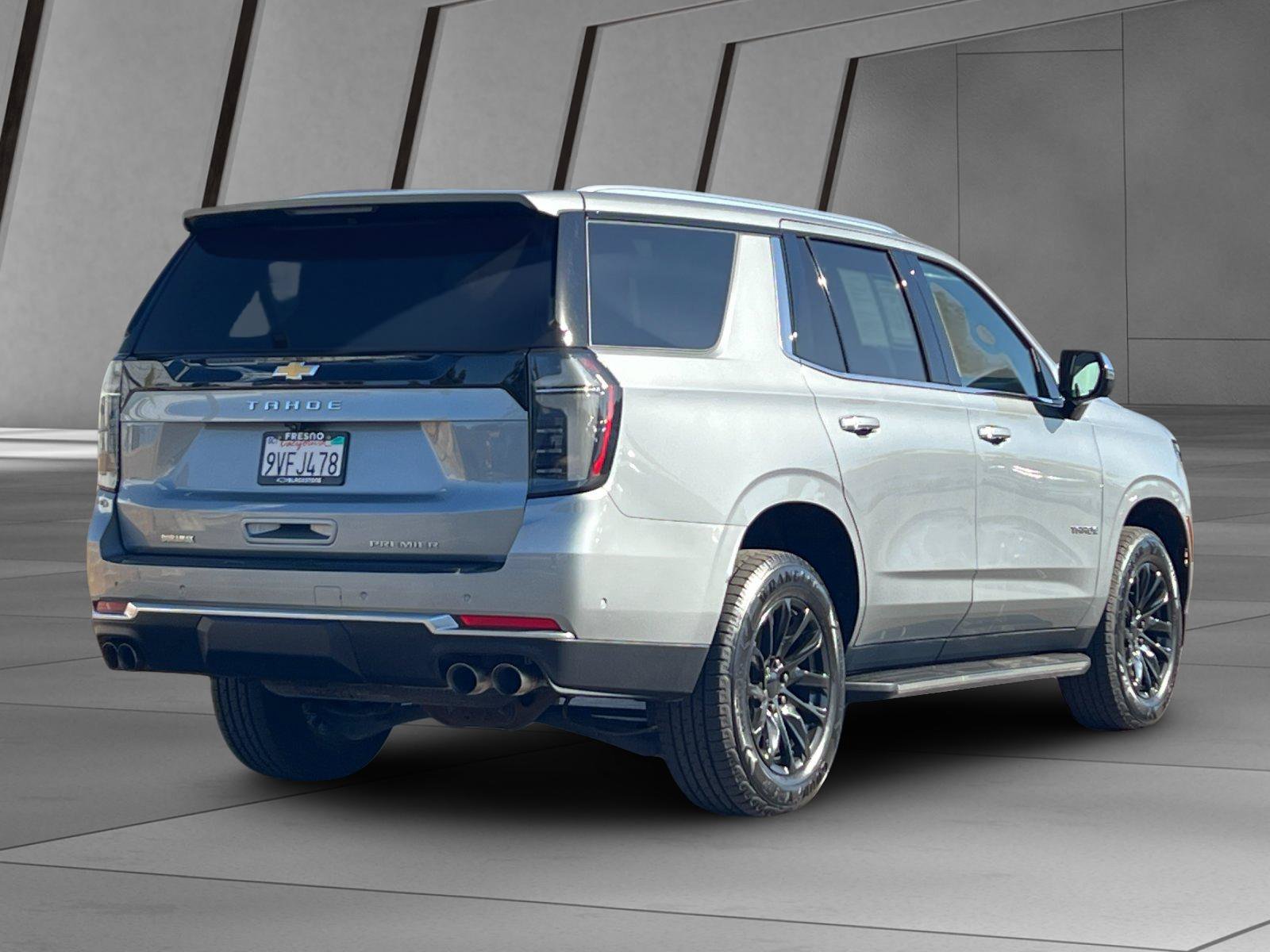 Used 2025 Chevrolet Tahoe Premier w/ Sun And Tow Package AWD/4WD image 4