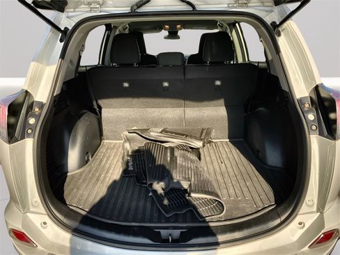 Used 2017 Toyota RAV4 LE image 18