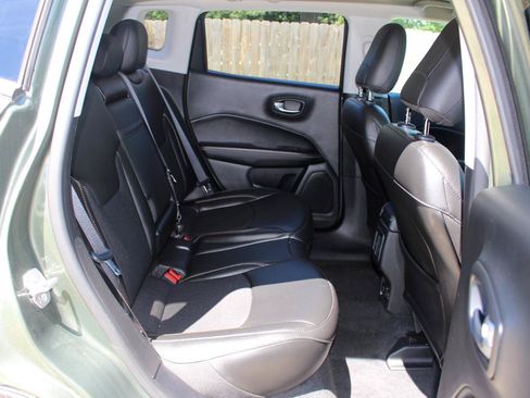 Used 2020 Jeep Compass Latitude w/ Popular Equipment Group AWD/4WD image 34