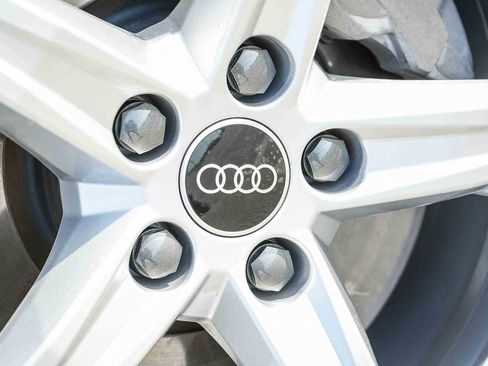 Used 2023 Audi Q5 2.0T Premium w/ Convenience Package image 15