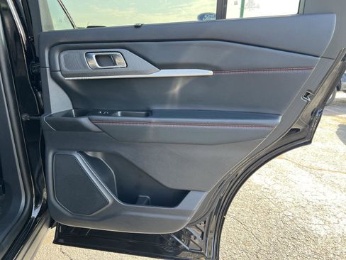 Used 2025 Ford Explorer ST-Line w/ Premium Package image 19