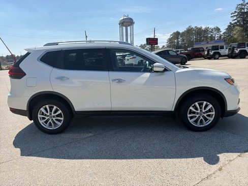 Used 2020 Nissan Rogue SV image 5