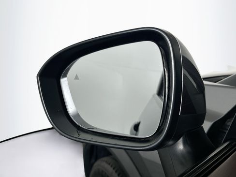Used 2023 Nissan Rogue SV AWD/4WD image 16