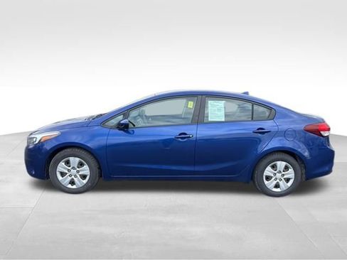 Used 2017 Kia Forte LX image 7