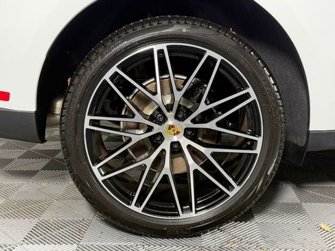 New 2026 Porsche Macan image 15