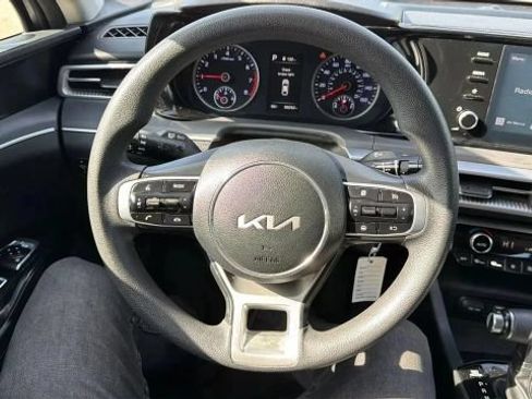 Used 2022 Kia K5 LX FWD image 10
