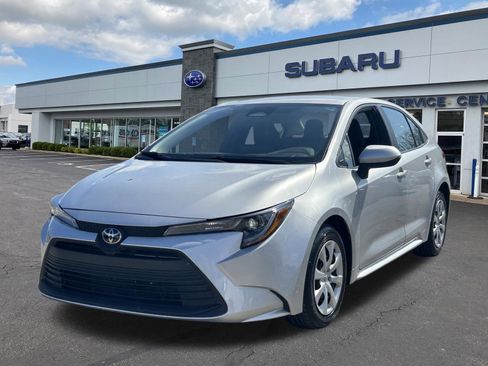 Used 2024 Toyota Corolla LE image 3