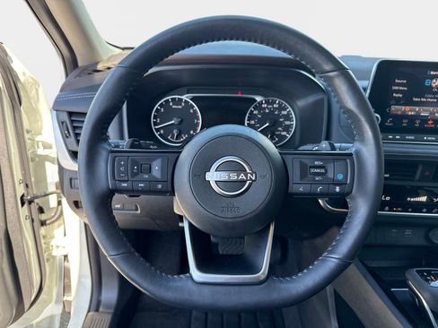 Used 2023 Nissan Rogue SV w/ SV Premium B Package FWD image 27