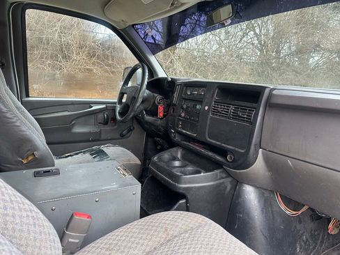 Used 2006 Chevrolet Express 3500 image 7